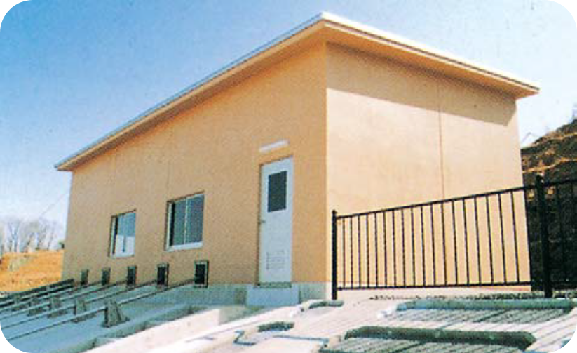 斜樋ゲート操作室（塩田調整池）